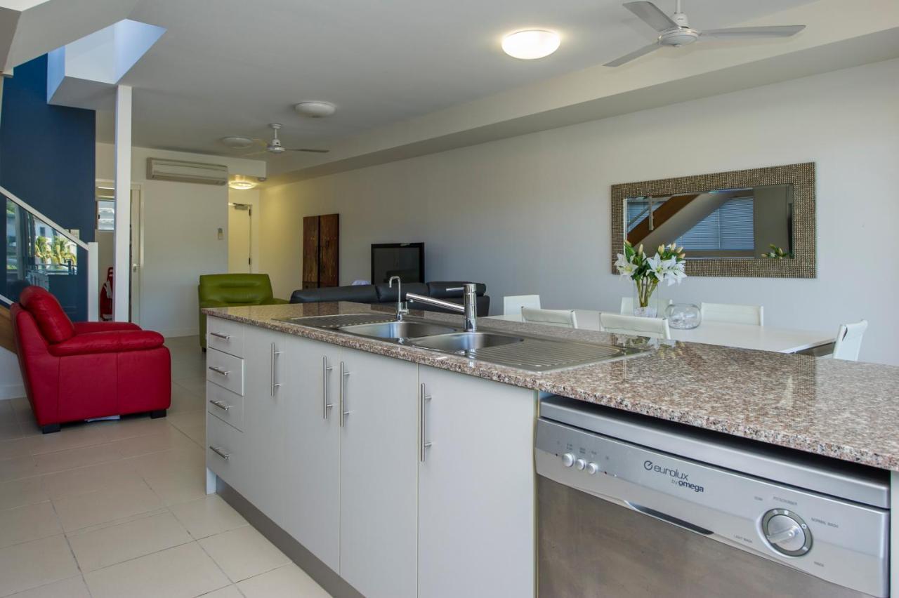 Beachside Magnetic Harbour Apartments Nelly Bay Esterno foto