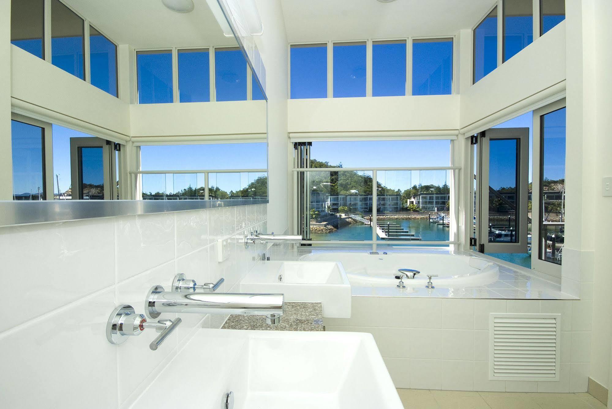 Beachside Magnetic Harbour Apartments Nelly Bay Esterno foto