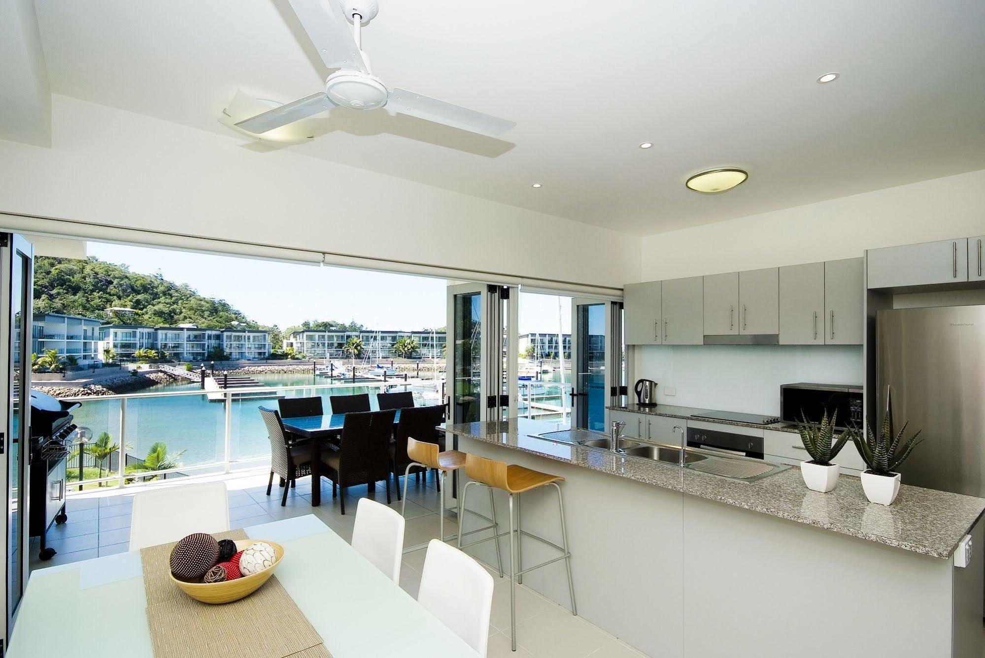 Beachside Magnetic Harbour Apartments Nelly Bay Esterno foto