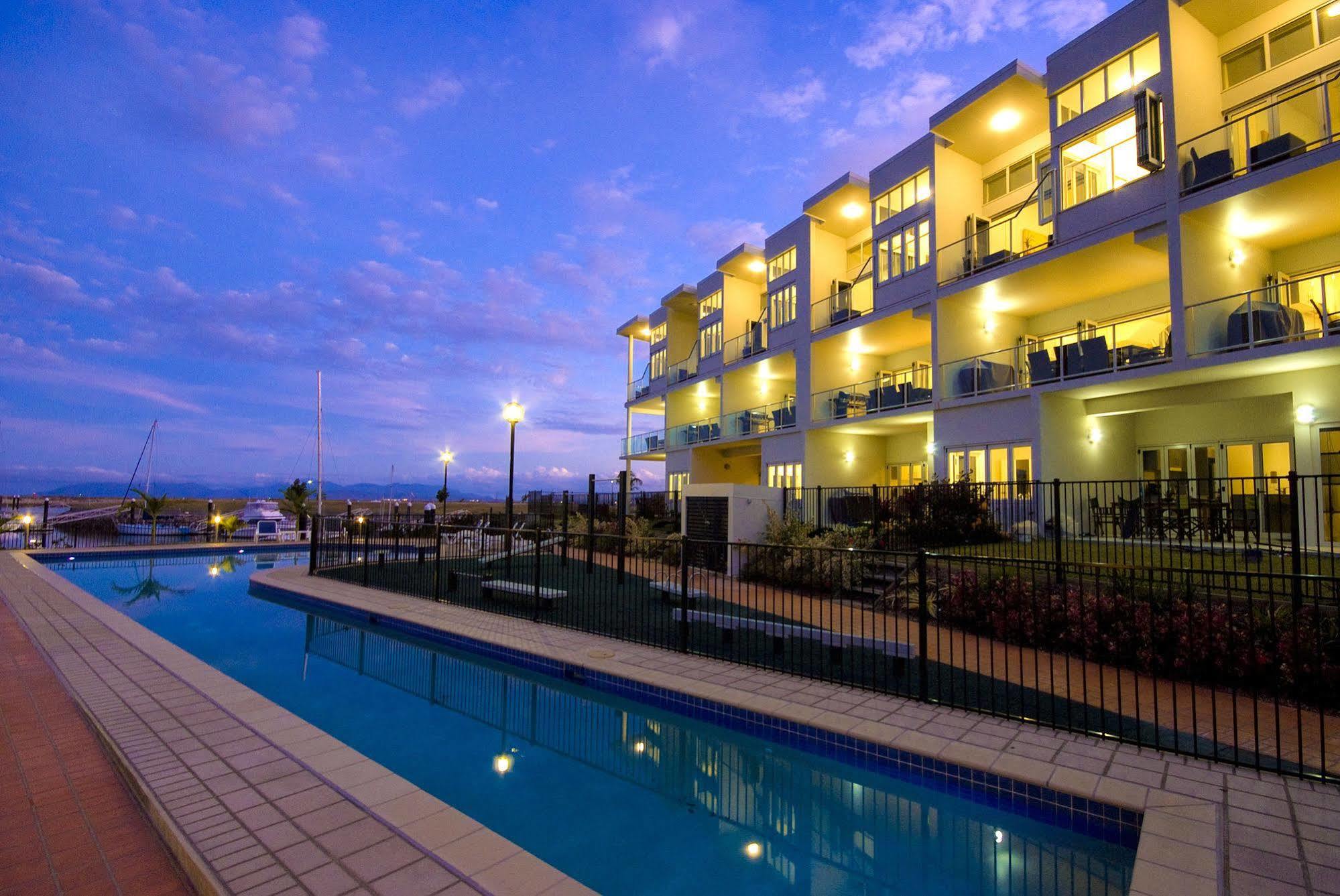 Beachside Magnetic Harbour Apartments Nelly Bay Esterno foto